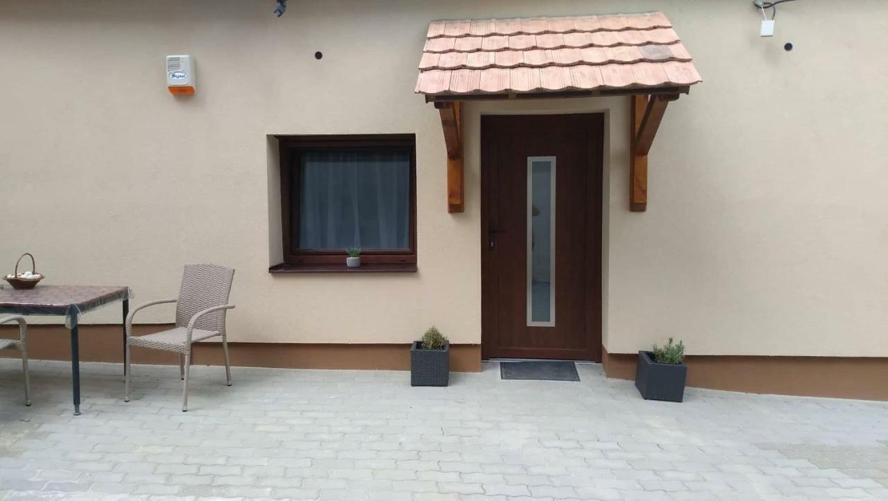 Alma Vendeghaz Hotel Veszprém Exterior photo